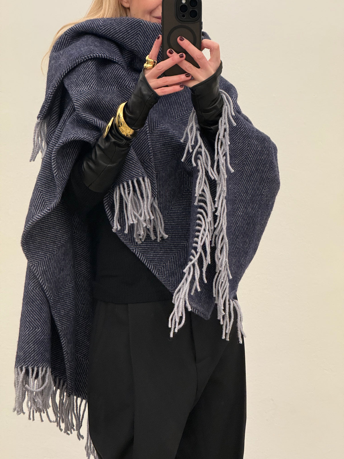 Vlněný pléd s třásněmi - wool cape