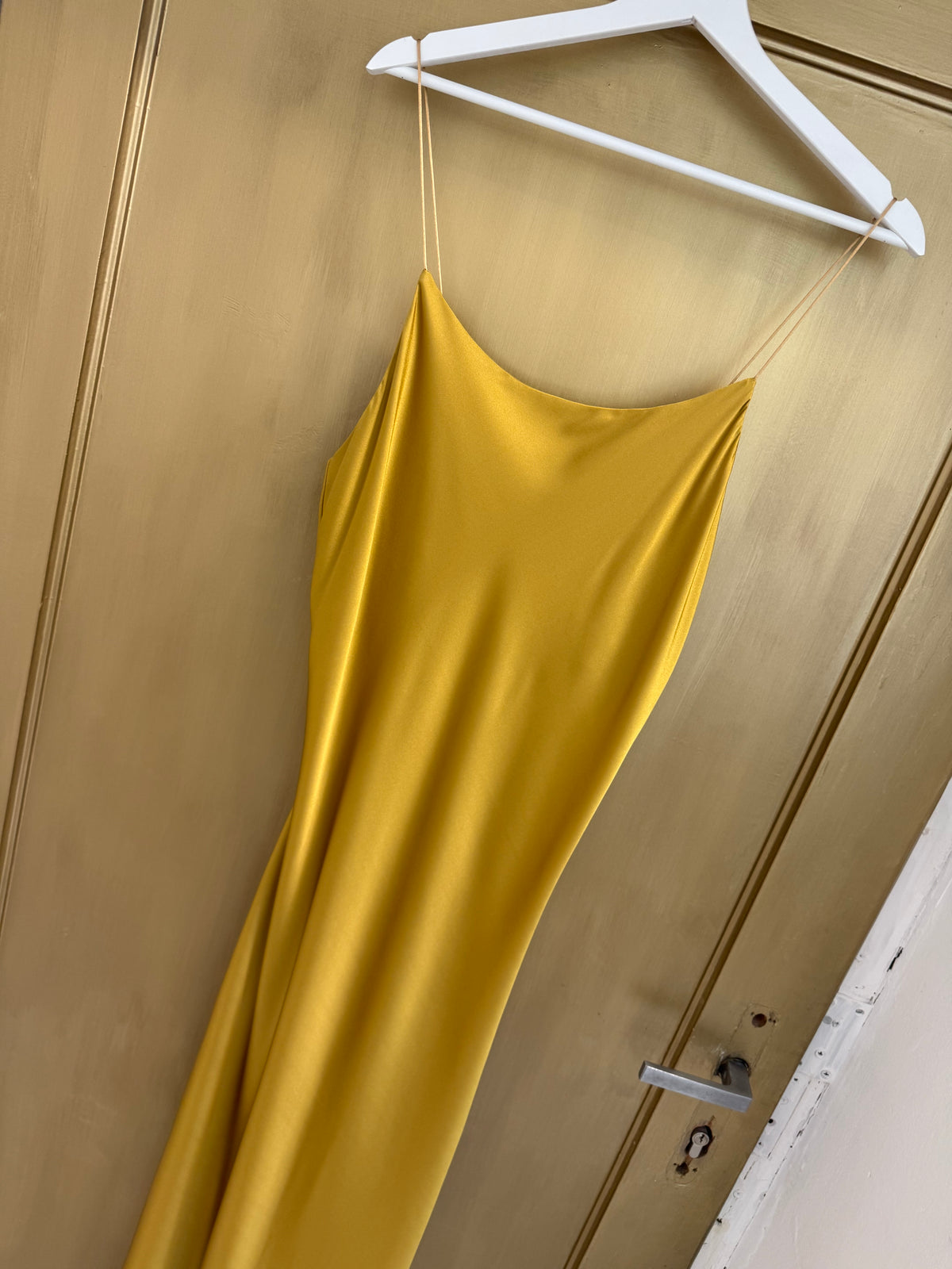 Hedvábné šaty slip silk dress - zlatožluté