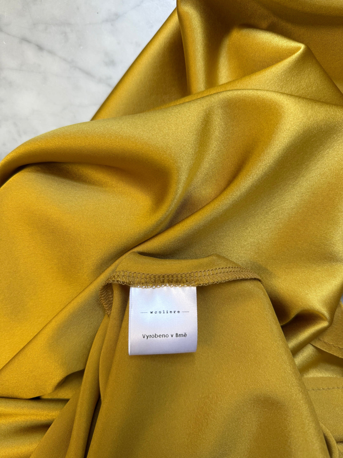 Hedvábné šaty slip silk dress - zlatožluté