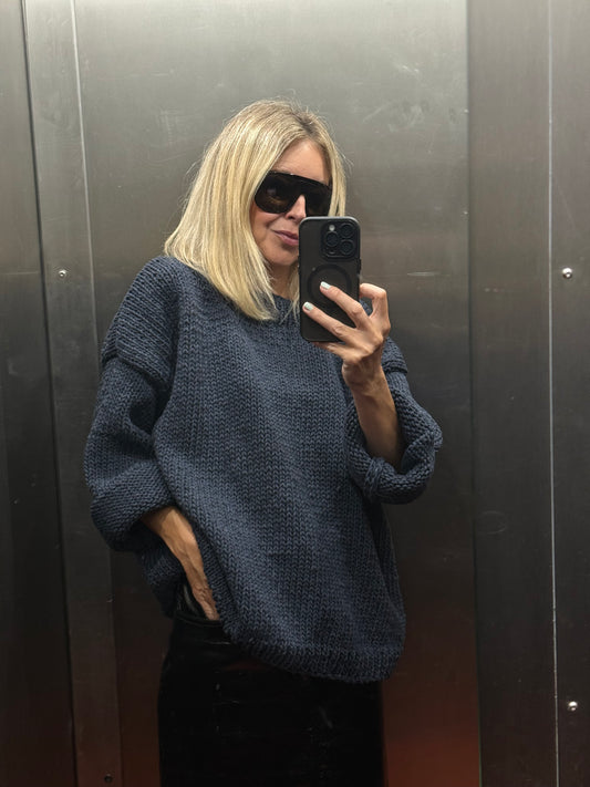 Oversize ručně pletený svetr z francouzského merina - tmavě modrý
