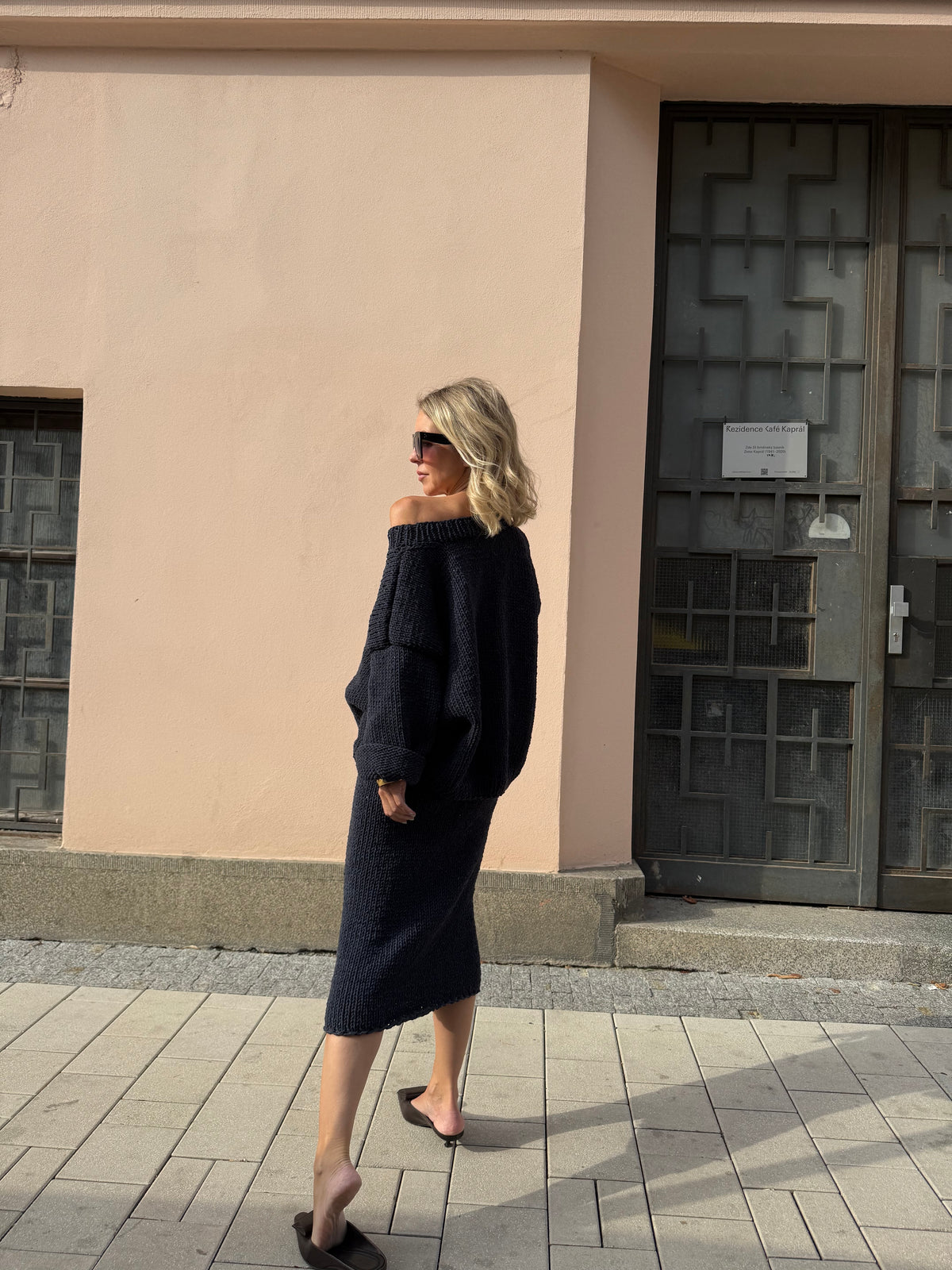 Oversize ručně pletený svetr z francouzského merina - tmavě modrý
